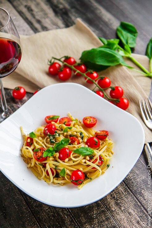 Паста с черри и базиликом: быстро, просто и вкусно