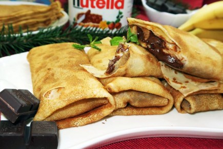 Нежные блинчики с бананом и Нутеллой: простой десерт для всех сладкоежек