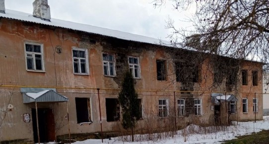 В Красной Горбатке по требованию прокурора снесен аварийный жилой дом