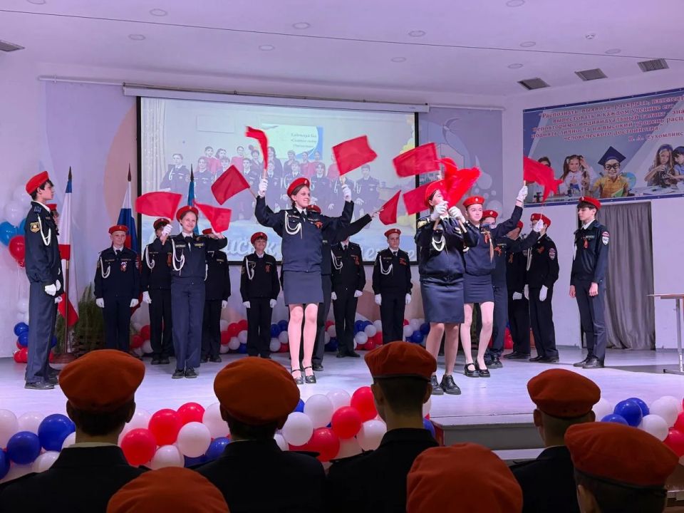 Кадеты пожарно-спасательного профиля в Симферополе получили выпускные свидетельства