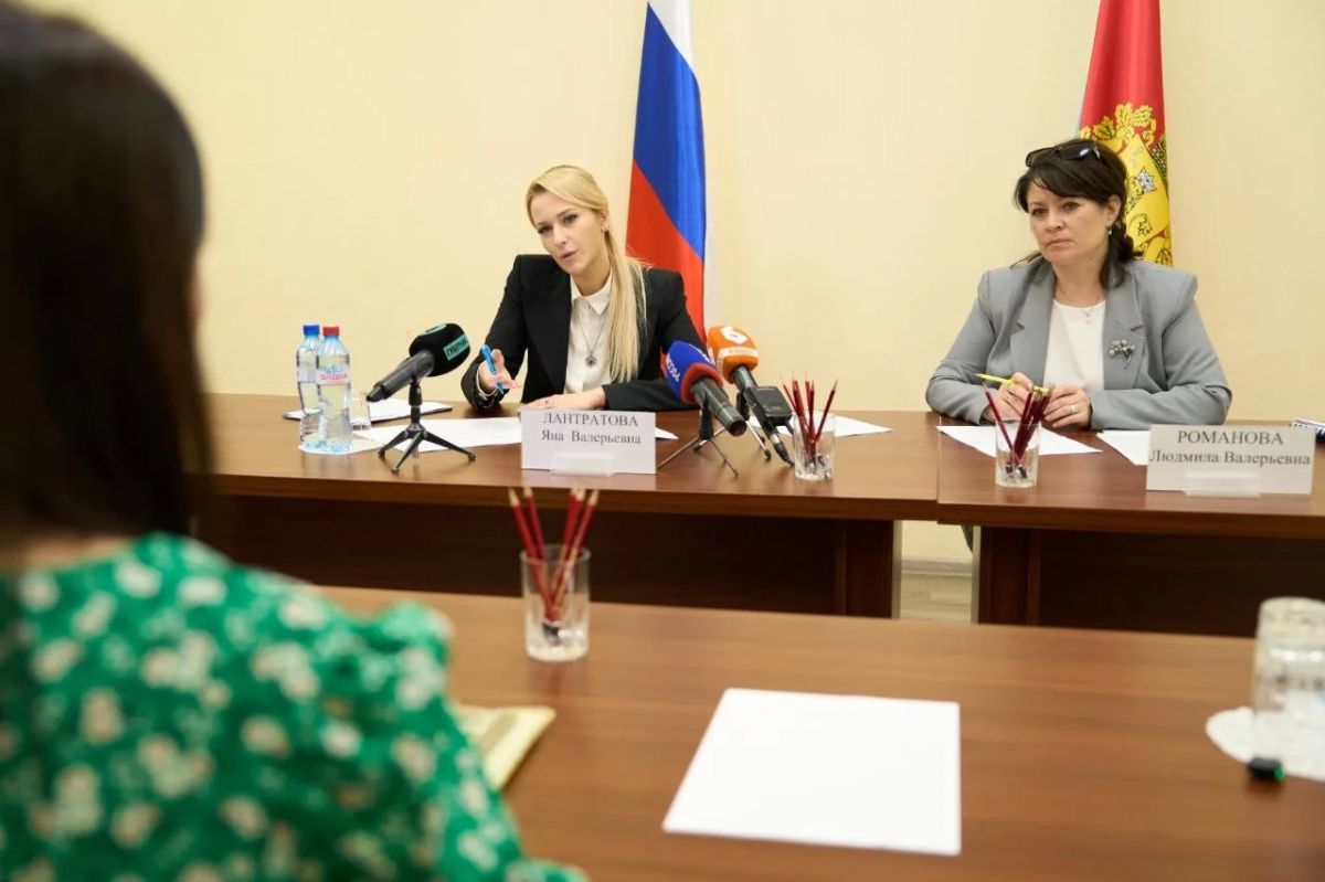 Яна Лантратова: Провели прием граждан во Владимире вместе с региональным Уполномоченным Людмилой Романовой Яна Лантратова: Провели прием граждан во Владимире вместе с региональным Уполномоченным Людмилой Романовой