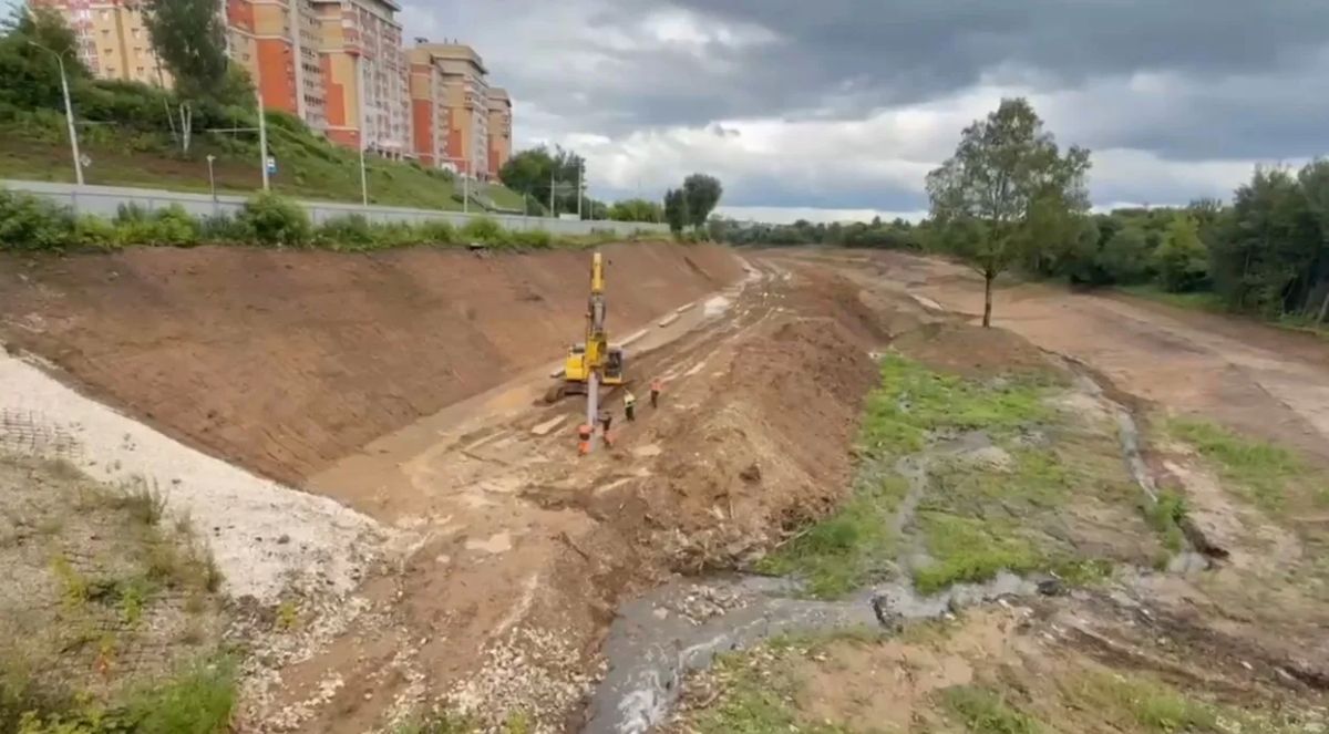 В парке у ДТЮ начались подготовительные работы по укреплению берегов В парке у ДТЮ начались подготовительные работы по укреплению берегов