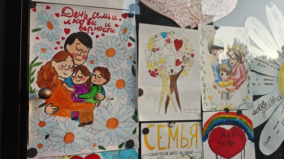 Русский дом в Ашхабаде:. В День семьи, любви и верности в православных приходах Туркменистана прошли праздничные молебны в память православных святых – Петра и Февронии Муромских, чей брак стал символом супружеской верности... Русский дом в Ашхабаде:. В День семьи, любви и верности в православных приходах Туркменистана прошли праздничные молебны в память православных святых – Петра и Февронии Муромских, чей брак стал символом супружеской верности...