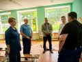 Глава города Сергей Сидорин и заместитель прокурора Дмитрий Хайбуллин обсудили ситуацию с ремонтом школы №9