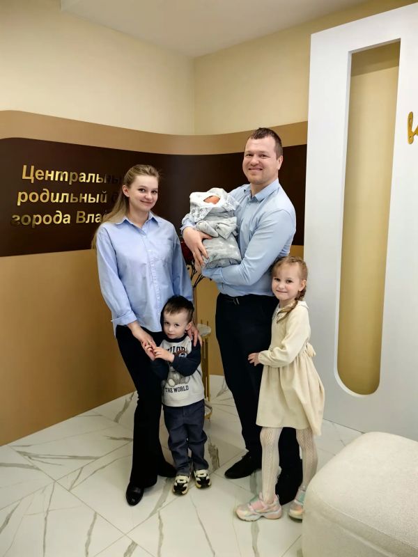 К Дню семьи, любви и верности, который отмечался на текущей неделе, в издании "Аргументы и Факты Владимир" опубликован материал Анны Харитоновой о следователе по расследованию особо важных дел регионального следственного...