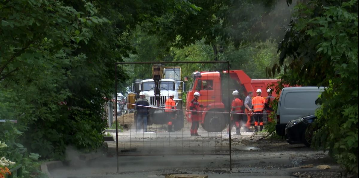 Жители домов 15 улиц Владимира остались без горячей воды из-за порыва на теплосети Жители домов 15 улиц Владимира остались без горячей воды из-за порыва на теплосети