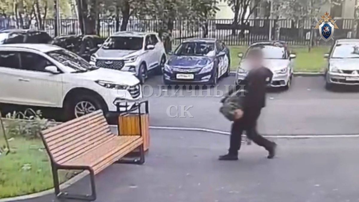 Сын расправился с собственным отцом в московской квартире — после этого он вынес части его тела в сумках и сжёг Сын расправился с собственным отцом в московской квартире — после этого он вынес части его тела в сумках и сжёг