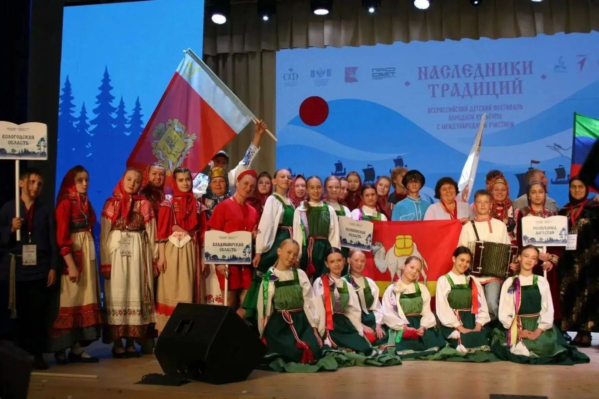 Высокая оценка мастерства. Учащийся Демидовской школы Гусь-Хрустального района Матвей Саргатов стал лучшим на престижном Всероссийском фестивале народной культуры «Наследники традиций» в номинации «Народный костюм» Высокая оценка мастерства. Учащийся Демидовской школы Гусь-Хрустального района Матвей Саргатов стал лучшим на престижном Всероссийском фестивале народной культуры «Наследники традиций» в номинации «Народный костюм»