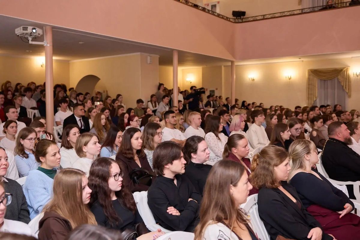 Председатель Законодательного Собрания Владимирской области Ольга Хохлова приняла участие в праздновании Дня первокурсника Владимирского филиала Приволжского исследовательского медицинского университета Председатель Законодательного Собрания Владимирской области Ольга Хохлова приняла участие в праздновании Дня первокурсника Владимирского филиала Приволжского исследовательского медицинского университета