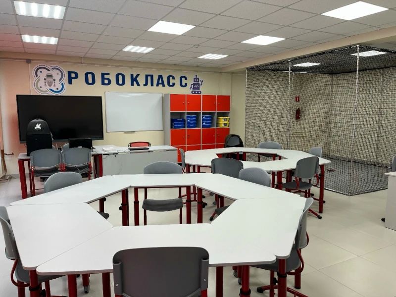 Председатель Законодательного Собрания Владимирской области Ольга Хохлова в рамках рабочей поездки в Муром посетила среднюю общеобразовательную школу №7. Поводом для осмотра стало завершение капитального ремонта учреждения... Председатель Законодательного Собрания Владимирской области Ольга Хохлова в рамках рабочей поездки в Муром посетила среднюю общеобразовательную школу №7. Поводом для осмотра стало завершение капитального ремонта учреждения...