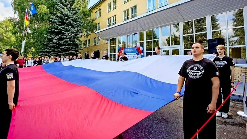 Глава города Сергей Сидорин поздравил студентов КГТУ имени Дегтярева с началом учебного года Глава города Сергей Сидорин поздравил студентов КГТУ имени Дегтярева с началом учебного года