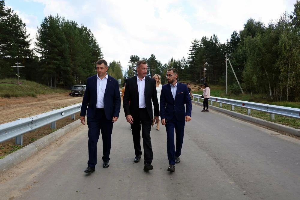 В Петушинском округе торжественно открыли отремонтированный участок дороги Костерёво – Аббакумово – Напутново В Петушинском округе торжественно открыли отремонтированный участок дороги Костерёво – Аббакумово – Напутново