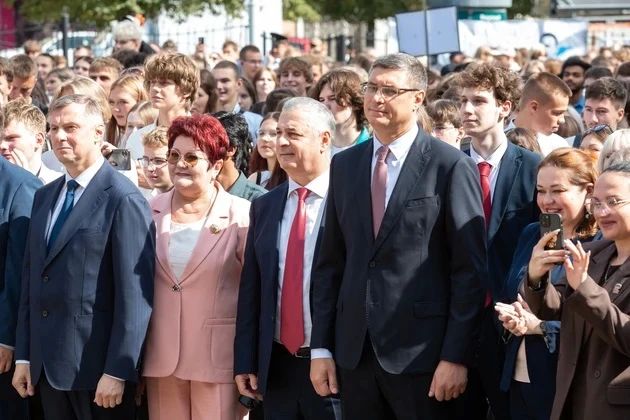 1 сентября во Владимирском государственном университете состоялось торжественное мероприятие, посвященное Дню знаний 1 сентября во Владимирском государственном университете состоялось торжественное мероприятие, посвященное Дню знаний