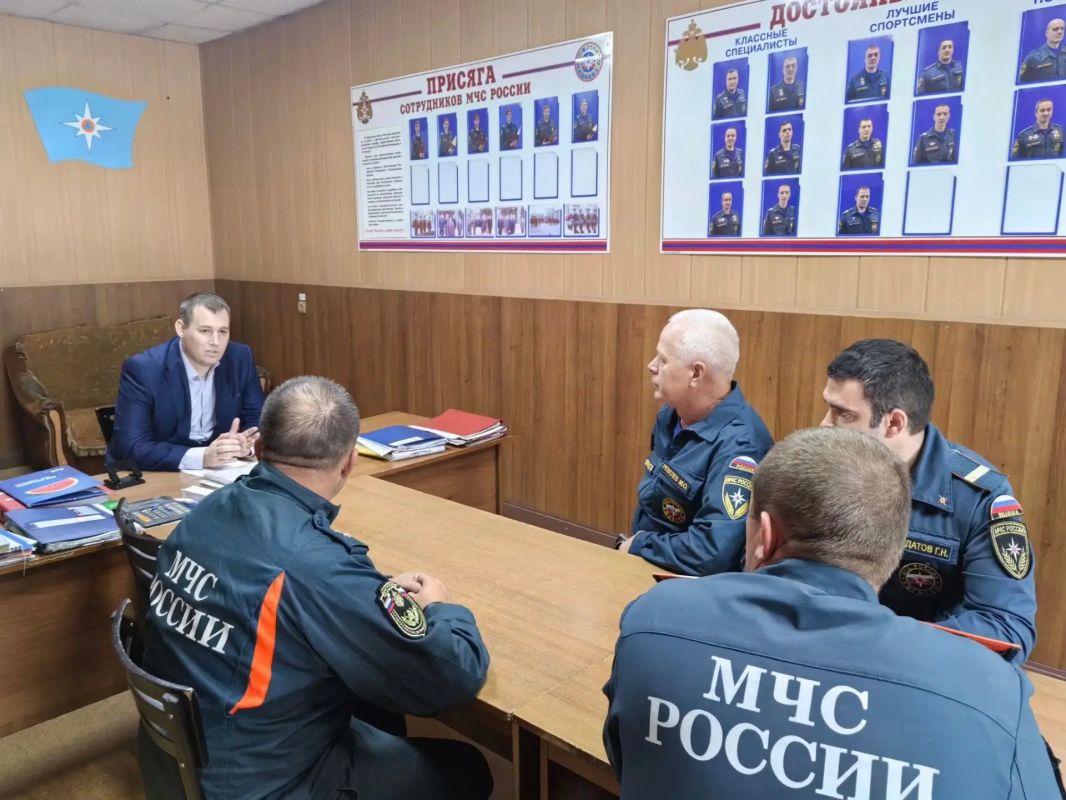 В Кольчугино помощники межрайонного прокурора прочитали в трудовых коллективах лекции о противодействии дистанционному мошенничеству В Кольчугино помощники межрайонного прокурора прочитали в трудовых коллективах лекции о противодействии дистанционному мошенничеству