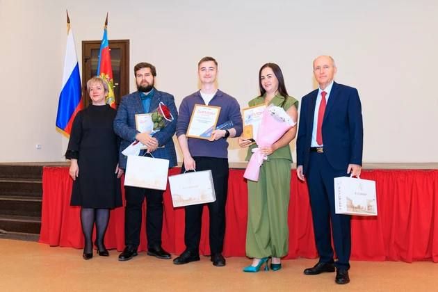 Во Владимире подвели итоги муниципального этапа премии «Человек труда» Во Владимире подвели итоги муниципального этапа премии «Человек труда»