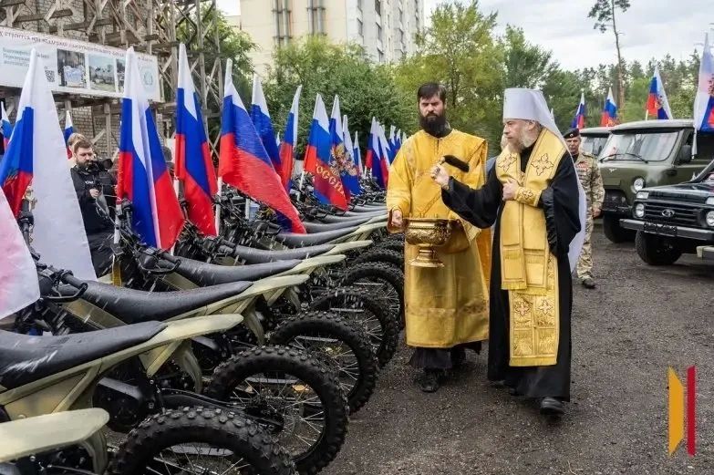 В единстве — наша сила: 50 единиц техники отправились в зону СВО В единстве — наша сила: 50 единиц техники отправились в зону СВО