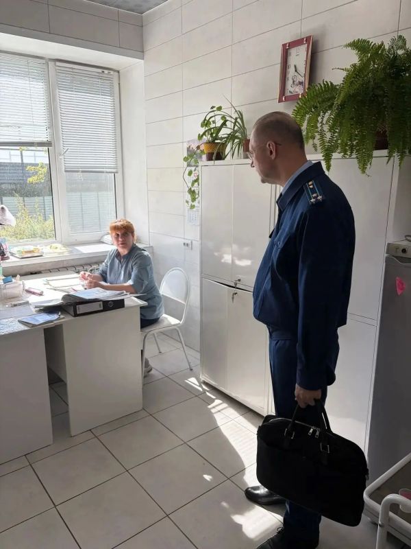 Собинский межрайонный прокурор Андрей Широких провел прием граждан в Лакинском отделении Собинского дома социального обслуживания Собинский межрайонный прокурор Андрей Широких провел прием граждан в Лакинском отделении Собинского дома социального обслуживания