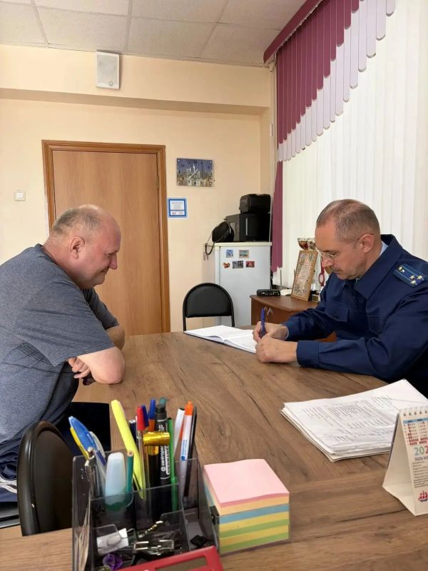 Собинский межрайонный прокурор Андрей Широких провел прием граждан в Лакинском отделении Собинского дома социального обслуживания Собинский межрайонный прокурор Андрей Широких провел прием граждан в Лакинском отделении Собинского дома социального обслуживания