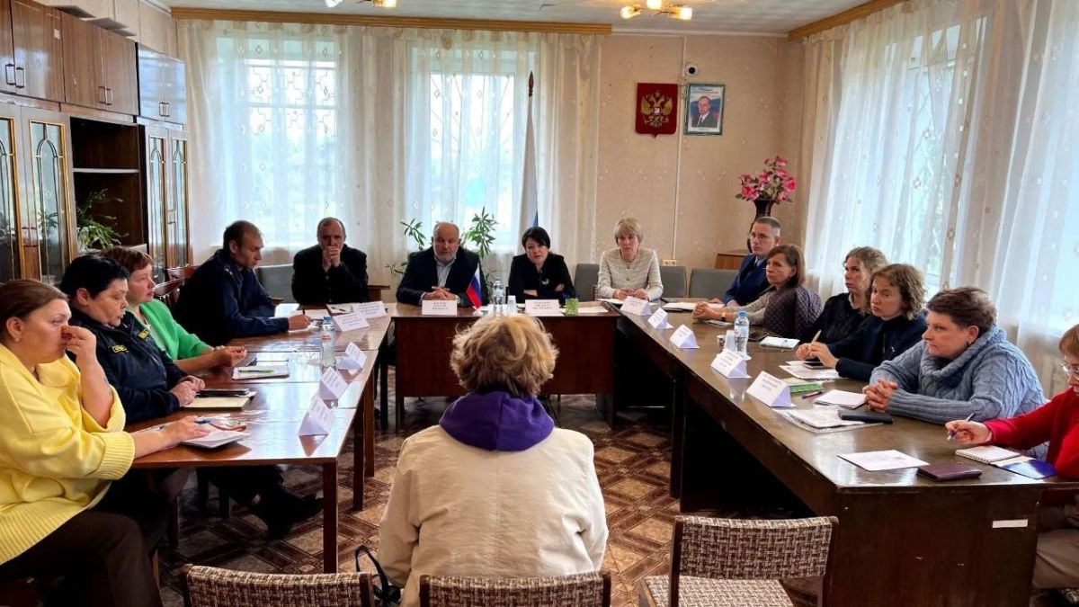 Прокурор Юрьев – Польского района Сергей Лаврентьев принял участие в работе «Правового поезда» Прокурор Юрьев – Польского района Сергей Лаврентьев принял участие в работе «Правового поезда»