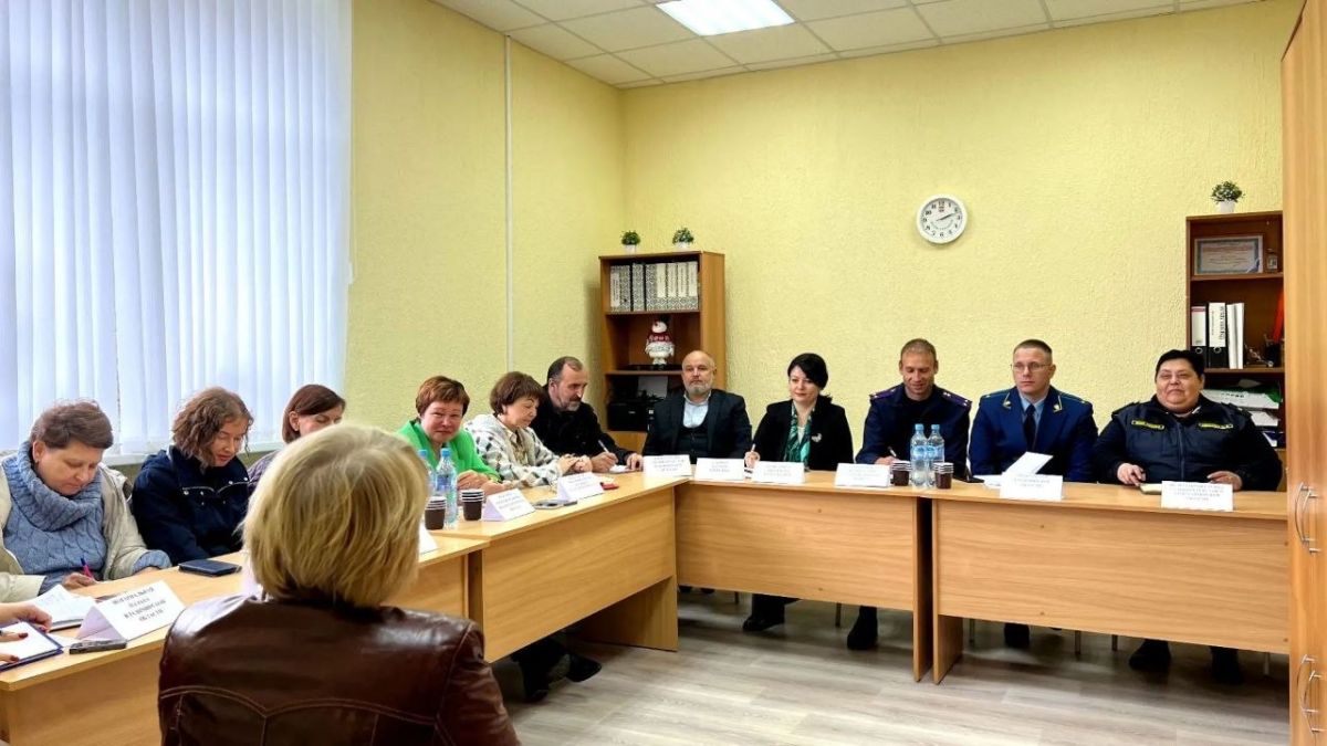 Прокурор Юрьев – Польского района Сергей Лаврентьев принял участие в работе «Правового поезда» Прокурор Юрьев – Польского района Сергей Лаврентьев принял участие в работе «Правового поезда»