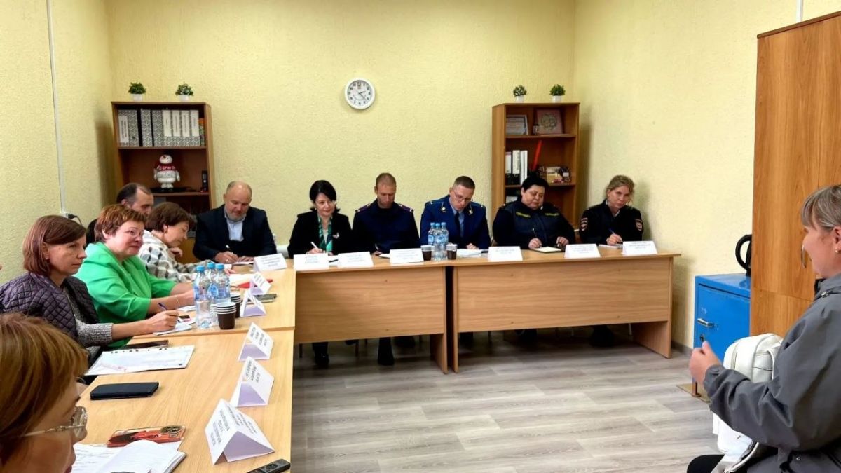 Прокурор Юрьев – Польского района Сергей Лаврентьев принял участие в работе «Правового поезда» Прокурор Юрьев – Польского района Сергей Лаврентьев принял участие в работе «Правового поезда»
