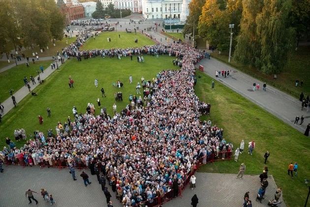 Во Владимире мощам святителя Спиридона поклонились более 35 тысяч человек Во Владимире мощам святителя Спиридона поклонились более 35 тысяч человек