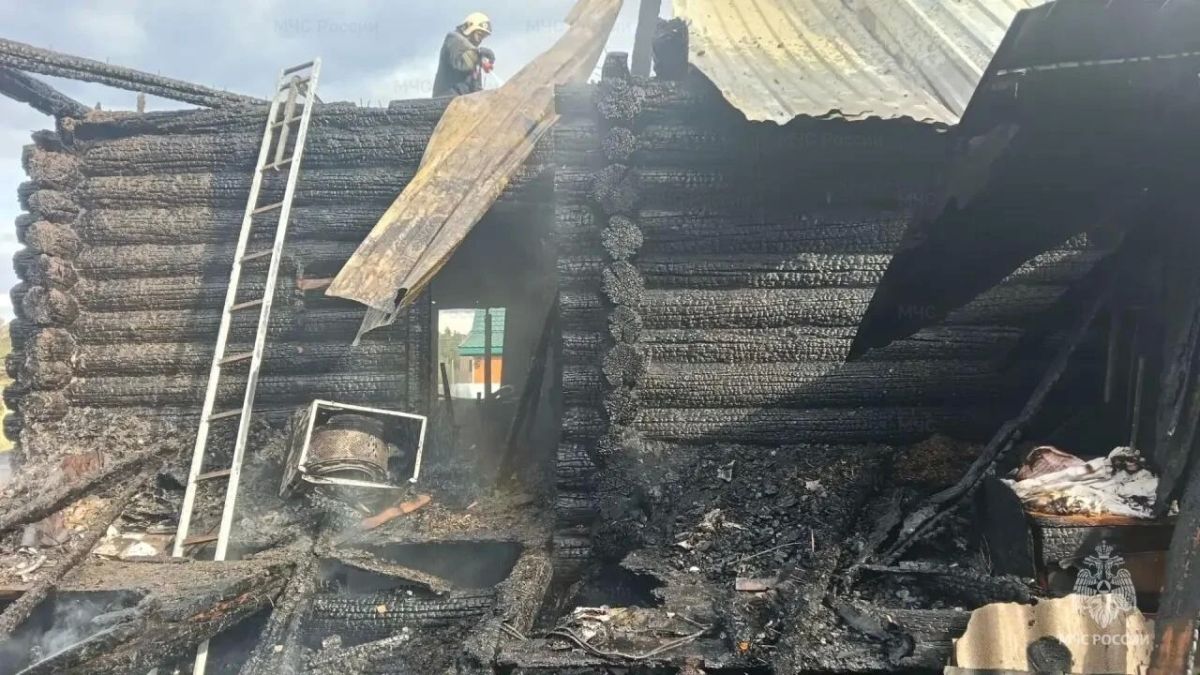 Мужчина погиб на пожаре в частном доме в поселке Болотский Мужчина погиб на пожаре в частном доме в поселке Болотский