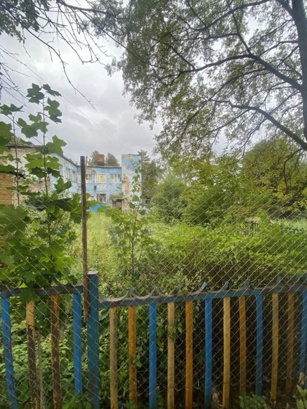 В Кольчугино прокурор добился ограждения аварийного здания в центре города В Кольчугино прокурор добился ограждения аварийного здания в центре города