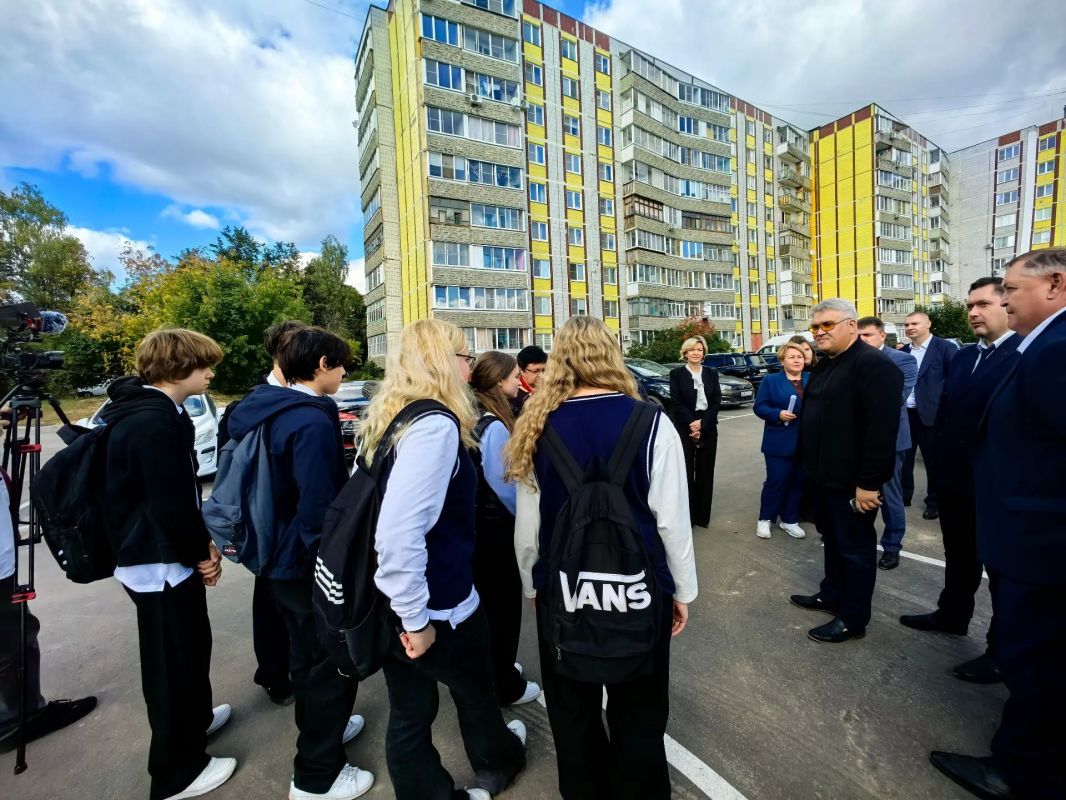 В Коврове с рабочим визитом побывали депутаты Законодательного собрания Владимирской области, чтобы познакомиться с результатами и опытом Коврова по выполнению федеральных и областных программ В Коврове с рабочим визитом побывали депутаты Законодательного собрания Владимирской области, чтобы познакомиться с результатами и опытом Коврова по выполнению федеральных и областных программ