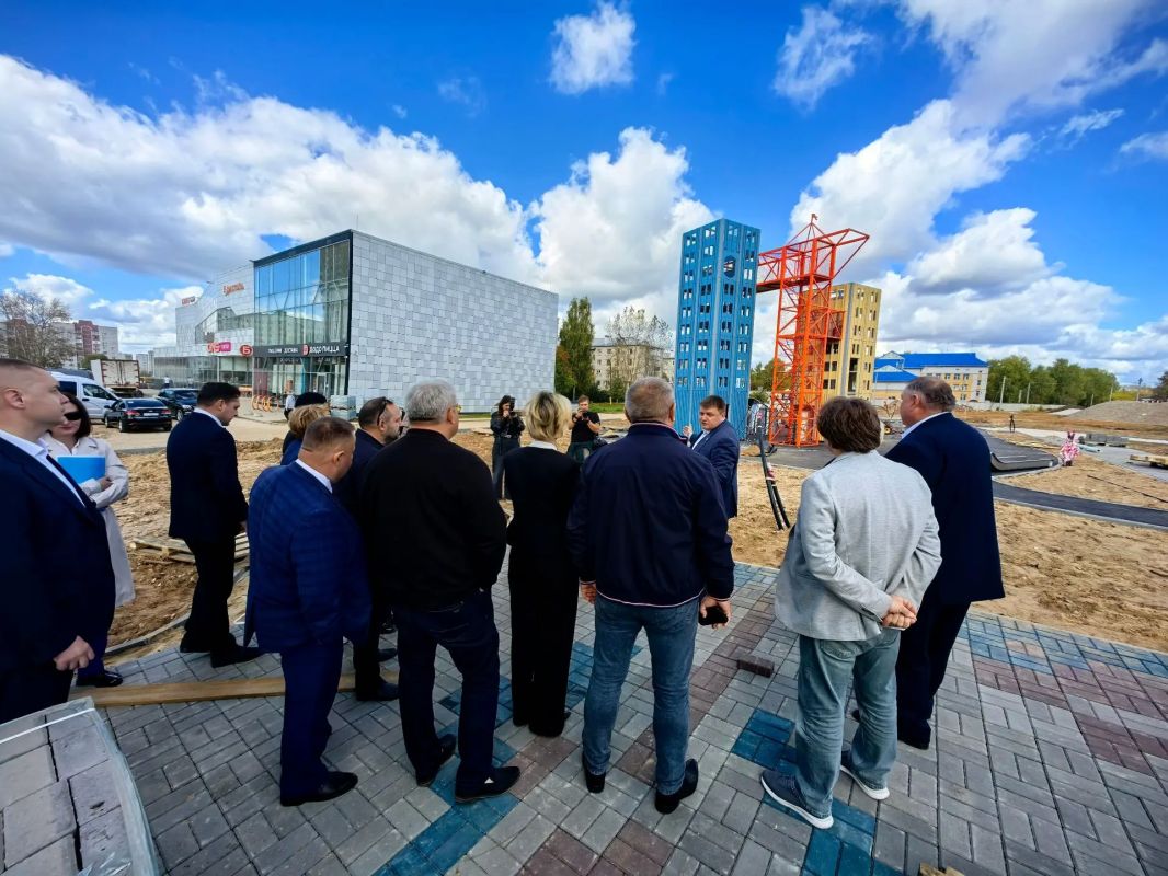 В Коврове с рабочим визитом побывали депутаты Законодательного собрания Владимирской области, чтобы познакомиться с результатами и опытом Коврова по выполнению федеральных и областных программ В Коврове с рабочим визитом побывали депутаты Законодательного собрания Владимирской области, чтобы познакомиться с результатами и опытом Коврова по выполнению федеральных и областных программ
