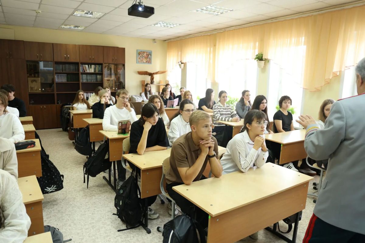 В гимназии № 3 г. Владимира прошли занятия проекта «Суворовский класс» В гимназии № 3 г. Владимира прошли занятия проекта «Суворовский класс»