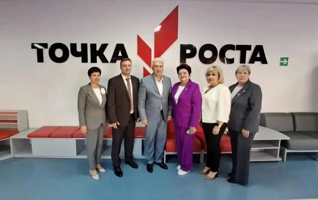 Министр образования Владимирской области Светлана Болтунова провела прием граждан и посетила школы и детский сад в Селивановском округе Министр образования Владимирской области Светлана Болтунова провела прием граждан и посетила школы и детский сад в Селивановском округе