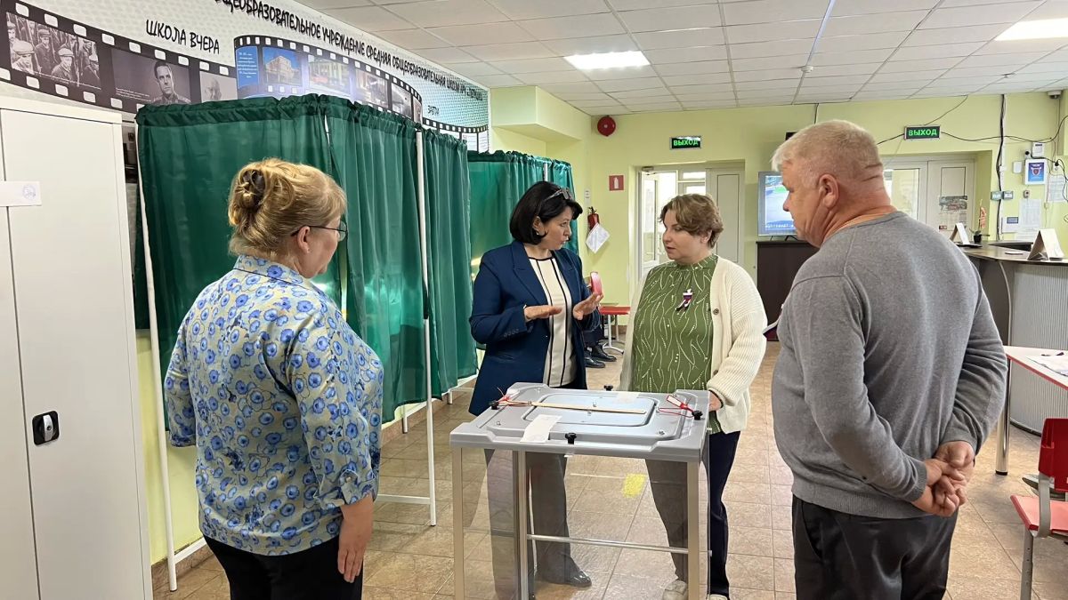 Посетили избирательные участки в Петушинском муниципальном округе Посетили избирательные участки в Петушинском муниципальном округе