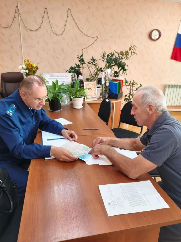 Собинский межрайонный прокурор Андрей Широких провел приём граждан в селе Березники Собинский межрайонный прокурор Андрей Широких провел приём граждан в селе Березники