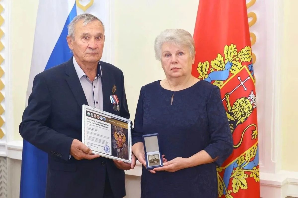 Во Владимирской области наградили тех, кто растит будущее страны, и почтили память героев Во Владимирской области наградили тех, кто растит будущее страны, и почтили память героев