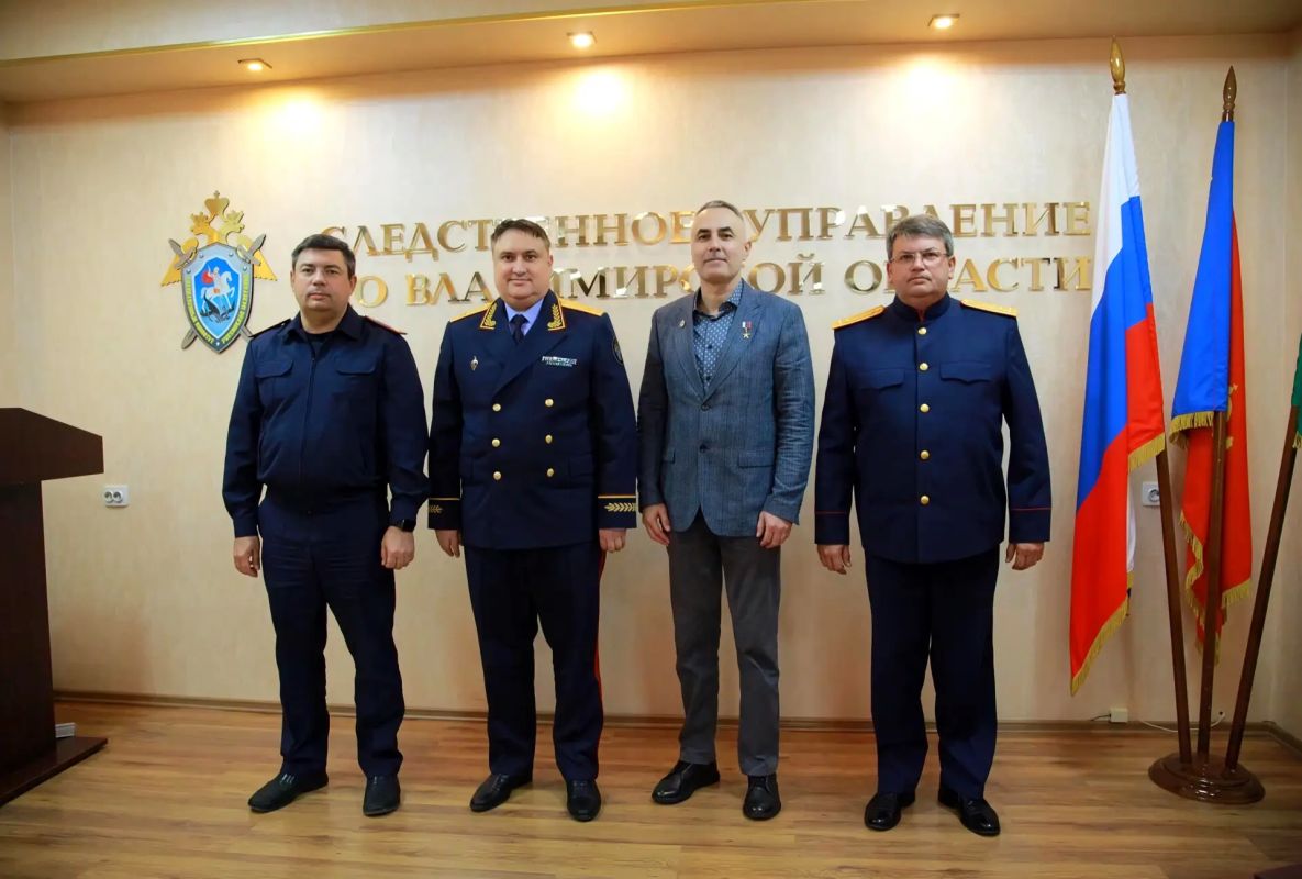 В следственном управлении состоялась встреча с космонавтом и участником СВО, Героем России Е.И. Тарелкиным В следственном управлении состоялась встреча с космонавтом и участником СВО, Героем России Е.И. Тарелкиным