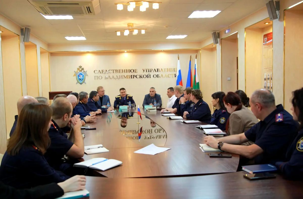 В следственном управлении состоялась встреча с космонавтом и участником СВО, Героем России Е.И. Тарелкиным В следственном управлении состоялась встреча с космонавтом и участником СВО, Героем России Е.И. Тарелкиным