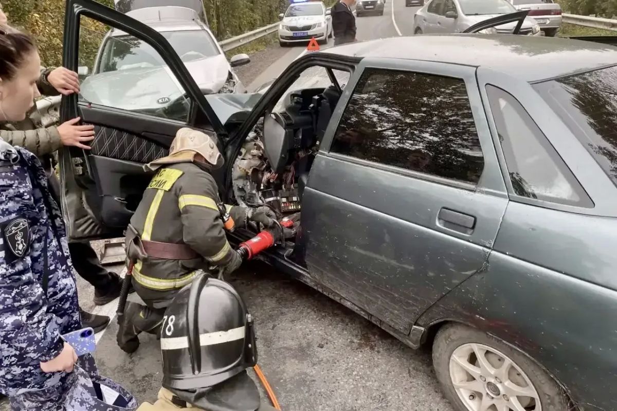 Росгвардейцы оказали помощь пострадавшим в ДТП во Владимирской области Росгвардейцы оказали помощь пострадавшим в ДТП во Владимирской области