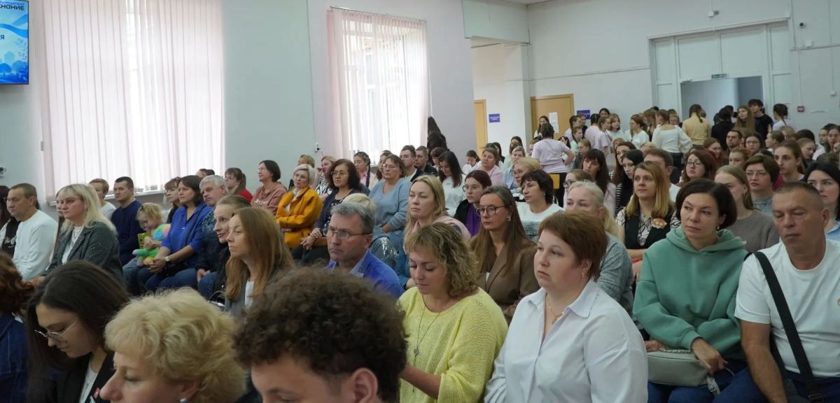 26 сентября во Владимирском педагогическом колледже состоялось торжественное открытие Семейного клуба «Традиции и будущее» 26 сентября во Владимирском педагогическом колледже состоялось торжественное открытие Семейного клуба «Традиции и будущее»