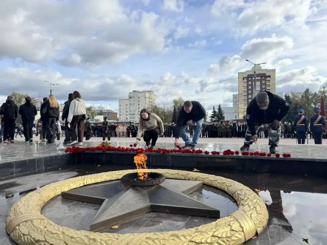 Во Владимире открылась «Вахта памяти» Во Владимире открылась «Вахта памяти»