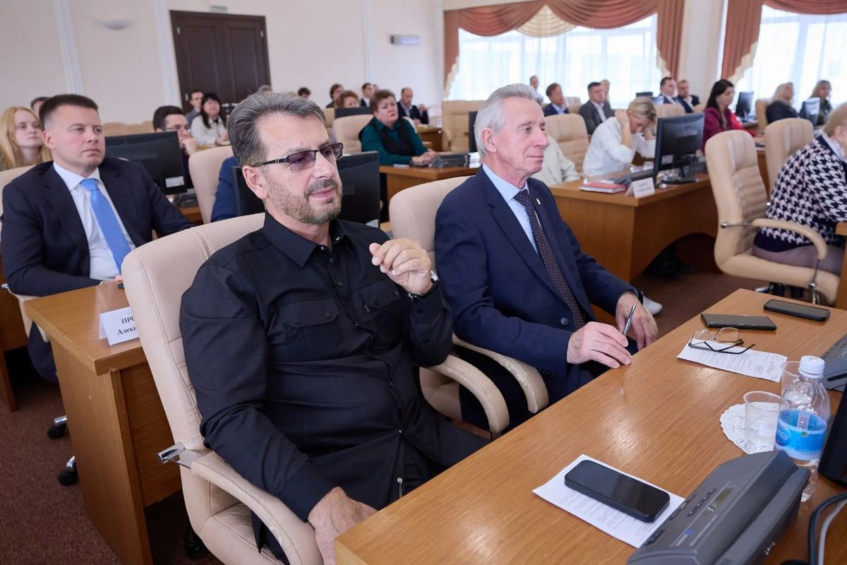 Заместитель председателя комитета по местному самоуправлению и административнотерриториальному устройству Александр Захаров принял участие в пленарном заседании Общественной палаты региона Заместитель председателя комитета по местному самоуправлению и административнотерриториальному устройству Александр Захаров принял участие в пленарном заседании Общественной палаты региона