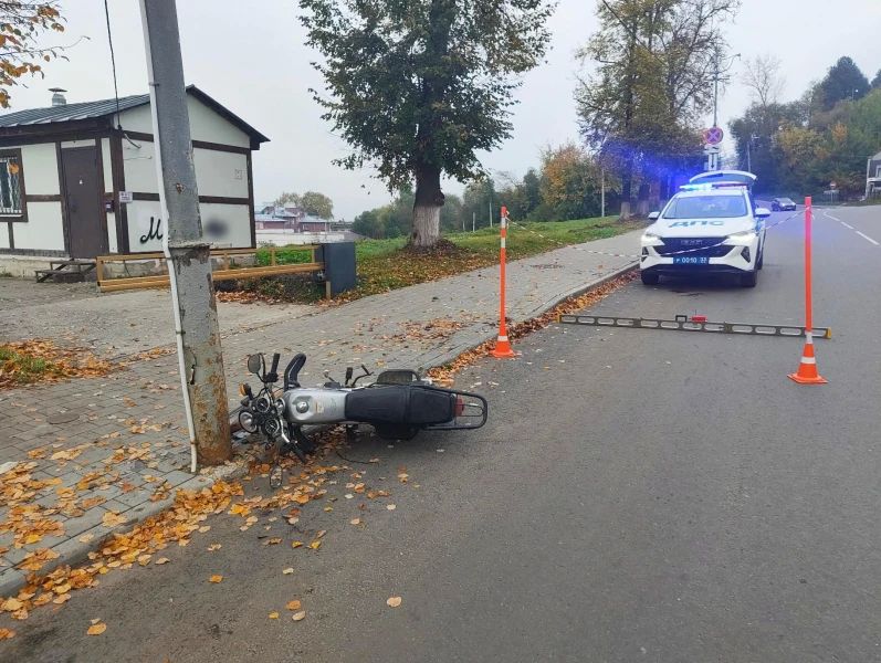 Водитель мотоцикла попал в больницу после неудачного обгона на трассе в Камешковском округе Водитель мотоцикла попал в больницу после неудачного обгона на трассе в Камешковском округе