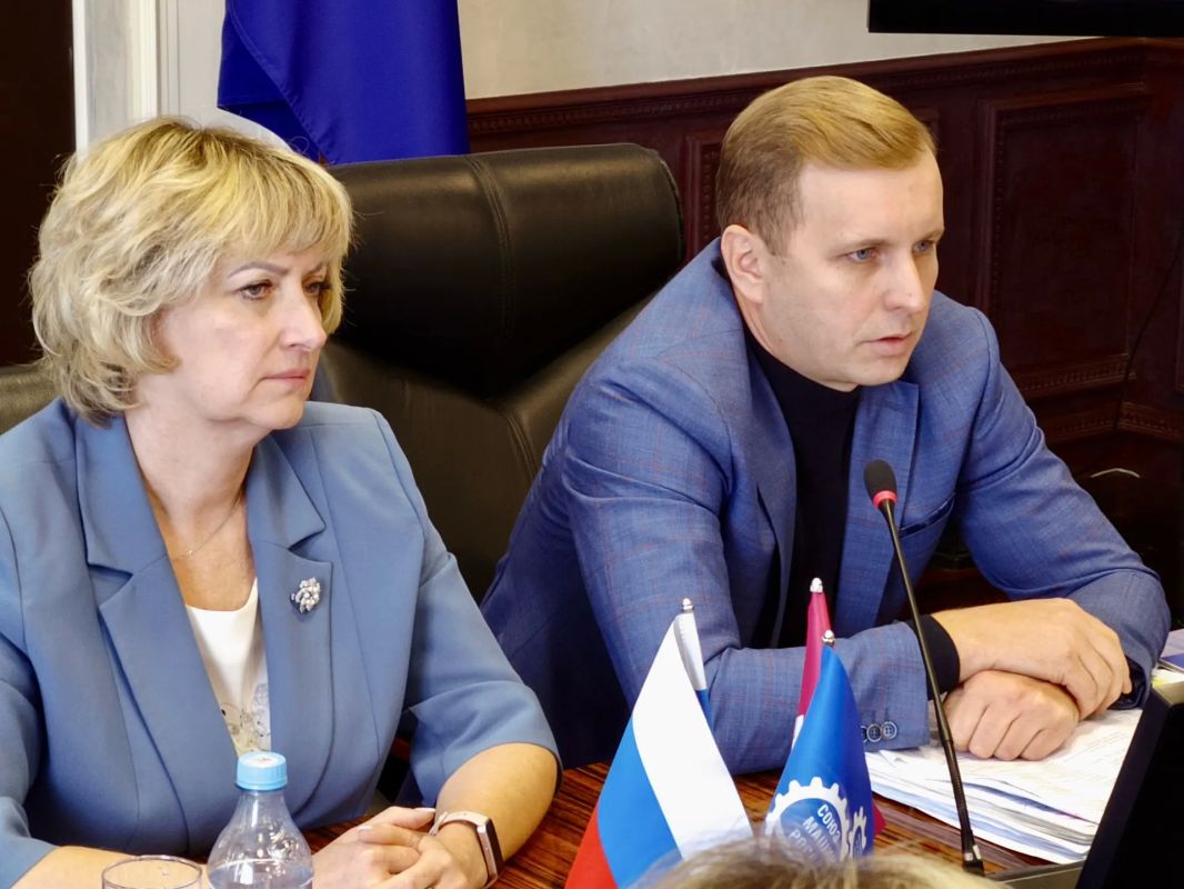 В Коврове прошёл круглый стол о трудоустройстве ветеранов СВО В Коврове прошёл круглый стол о трудоустройстве ветеранов СВО