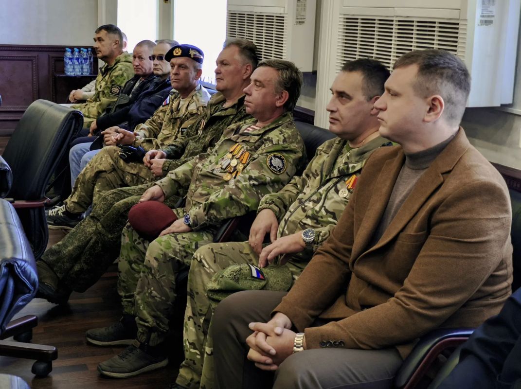 В Коврове прошёл круглый стол о трудоустройстве ветеранов СВО В Коврове прошёл круглый стол о трудоустройстве ветеранов СВО