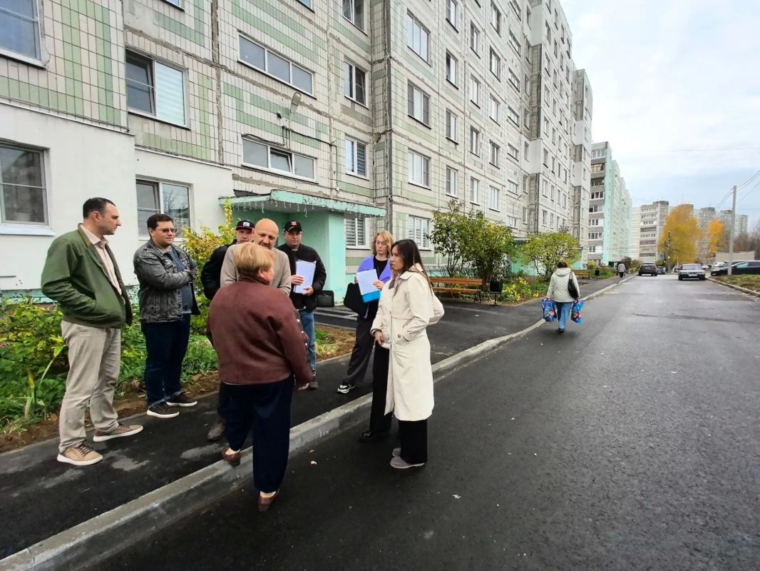 На ул. Машиностроителей, 3 завершены работы по благоустройству На ул. Машиностроителей, 3 завершены работы по благоустройству