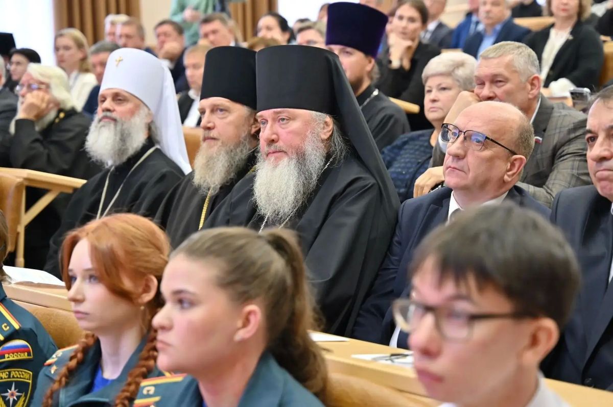 Председатель Законодательного Собрания Владимирской области Ольга Хохлова приняла участие в парламентских слушаниях «Покровские чтения», которые прошли в Ивановской области Председатель Законодательного Собрания Владимирской области Ольга Хохлова приняла участие в парламентских слушаниях «Покровские чтения», которые прошли в Ивановской области