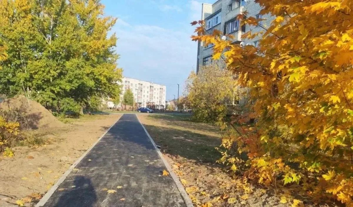 В Покрове на бульваре Дружбы народов завершили обустройство нового тротуара