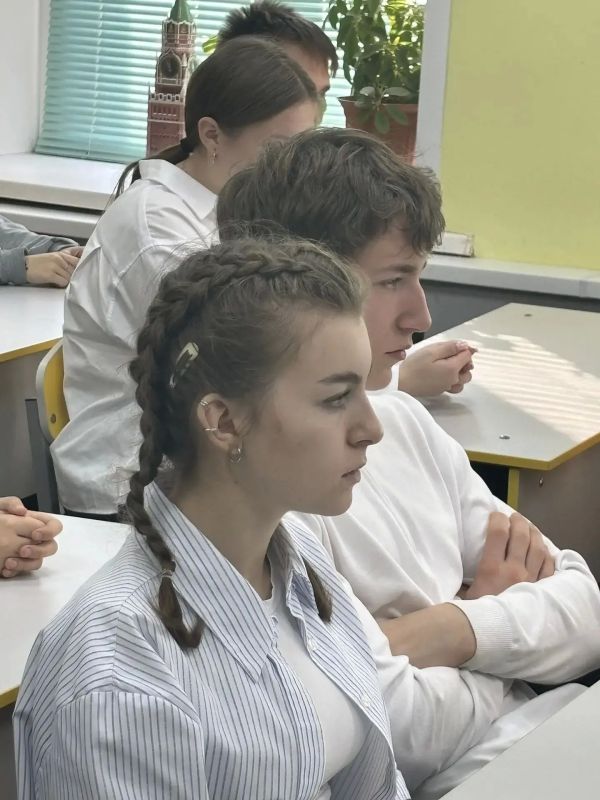 Прокурор Юрьев-Польского района Сергей Лаврентьев рассказал школьникам об ответственности несовершеннолетних Прокурор Юрьев-Польского района Сергей Лаврентьев рассказал школьникам об ответственности несовершеннолетних