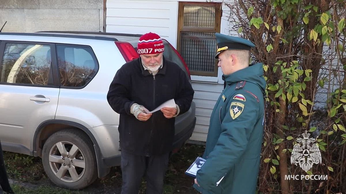 Согреваемся безопасно!. В осенне-зимний период возрастают риски возникновения пожаров из-за нарушения правил пожарной безопасности при эксплуатации печей и обогревательных приборов