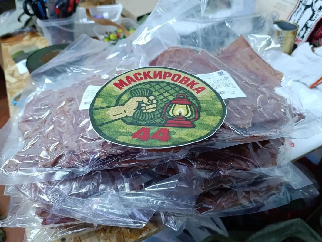 Полицейские по всей стране продолжают поддерживать военнослужащих Полицейские по всей стране продолжают поддерживать военнослужащих